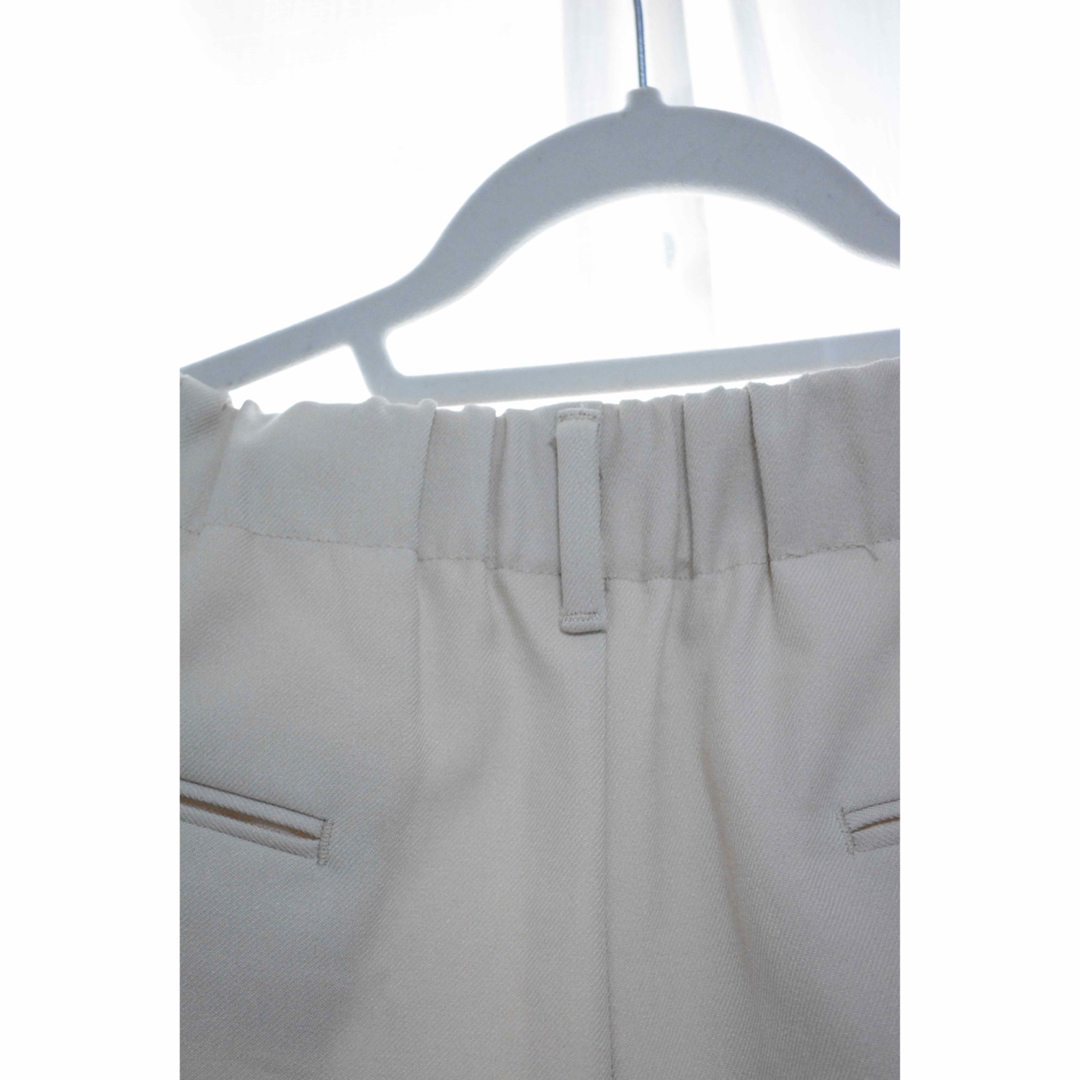 GU(ジーユー)の【本日発送】GU ジーユー  バルーンアンクルパンツ  Mサイズ ホワイト メンズのパンツ(スラックス)の商品写真