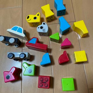 トイザラス(トイザらス)の知育玩具　ピタゴラス　ベーシック　ブロック(知育玩具)