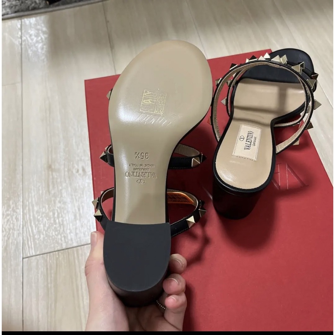 10月まで限定価格】新品未使用 Valentino ロックスタッズサンダル-