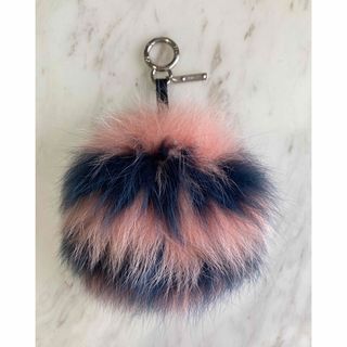 FENDI - 正規品 FENDI フェンディフォックスファーポンポンチャームの ...