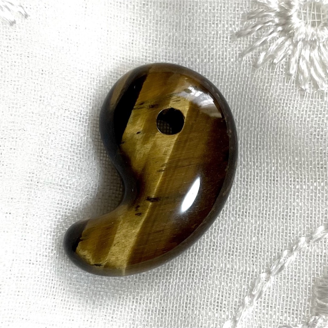 ◇【一点物】翡翠勾玉 魔除け 蝋石 お守り - 工芸品 ◇【一点物】翡翠勾玉 魔除け 蝋石 お守り - 工芸品