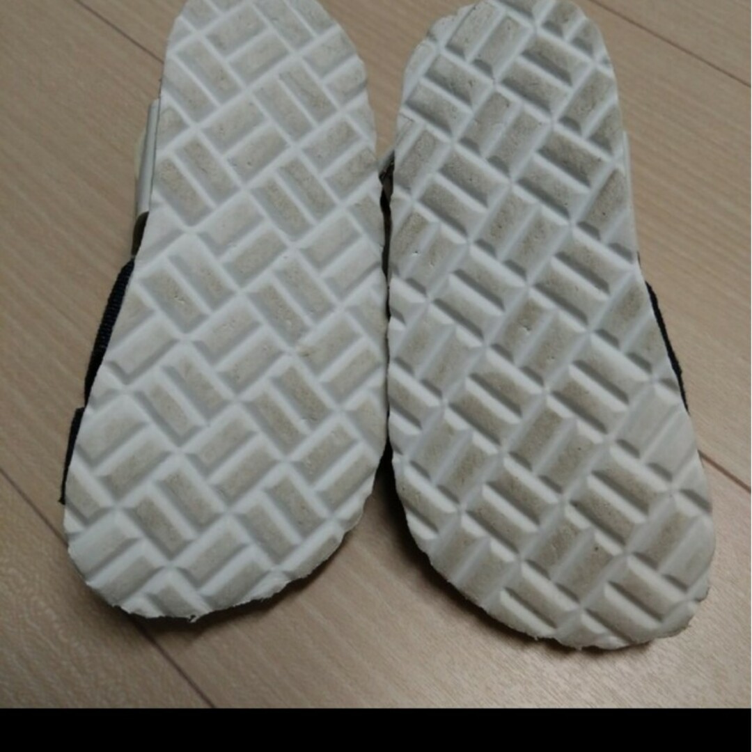 白デニム　サンダル キッズ/ベビー/マタニティのキッズ靴/シューズ(15cm~)(サンダル)の商品写真