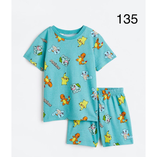 エイチアンドエム(H&M)の《最新作》新品未開封　ポケモン　パジャマ　半袖　135-140(パジャマ)