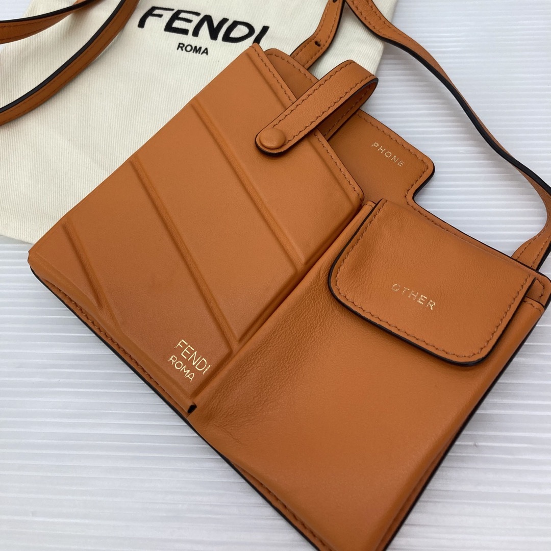 ミニバッグFENDI スマートフォンショルダー　◇希少◇ スマホショルダー　ミニポーチ