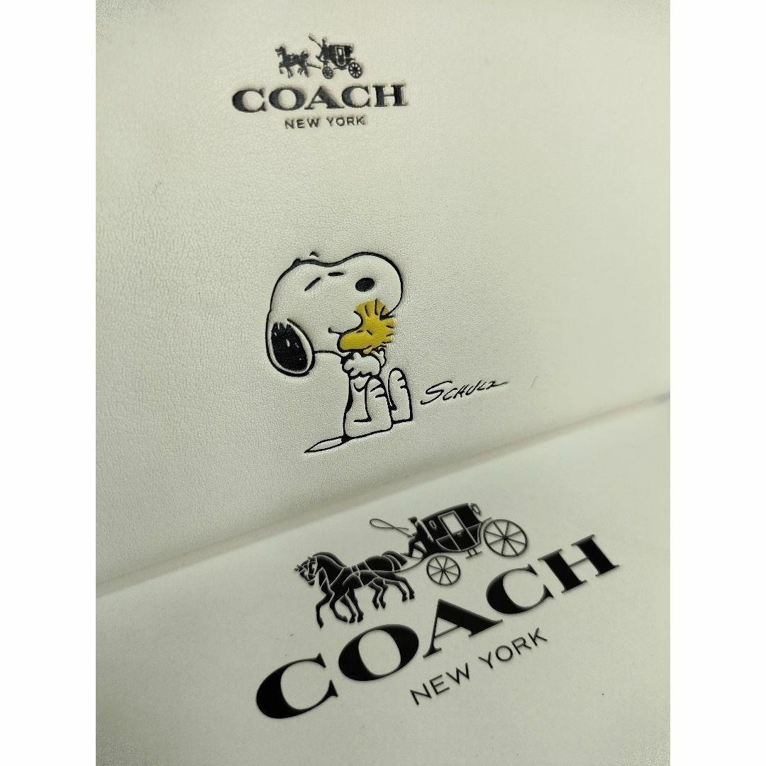 COACH コーチ折りたたみ財布　レディースのsnoopyホワイト新商品財布