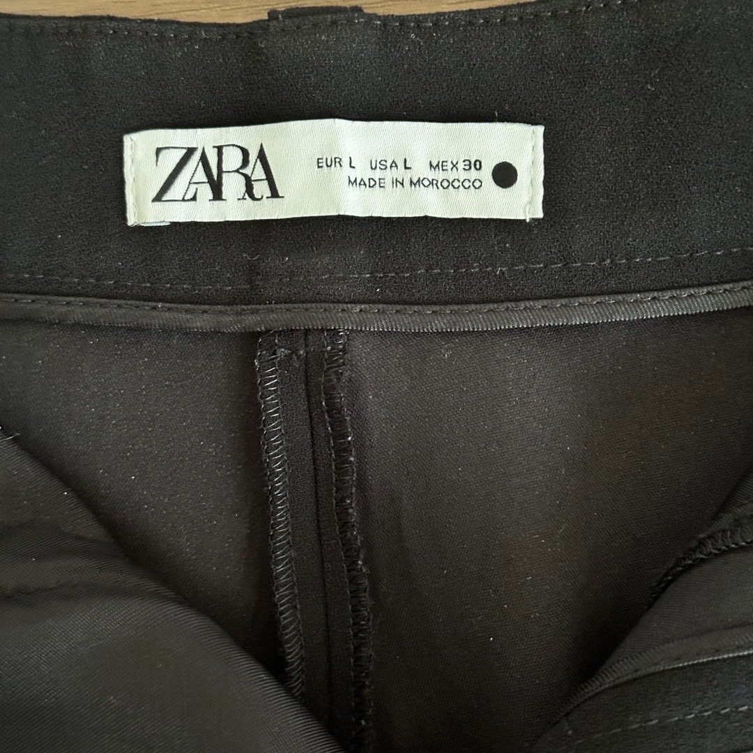 ZARA(ザラ)の訳アリ　ZARA ショートパンツ　ブラック レディースのパンツ(ショートパンツ)の商品写真