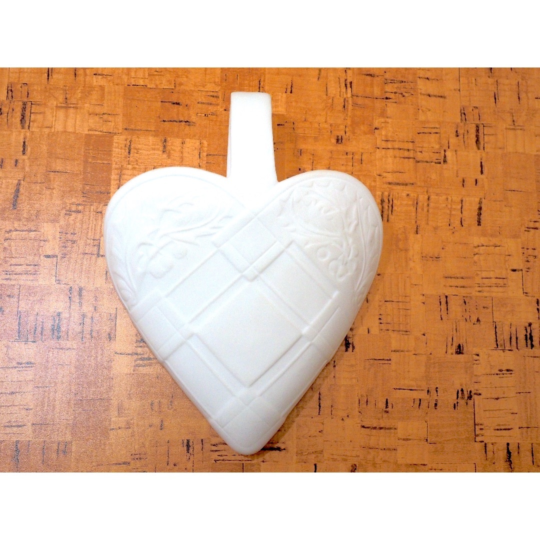 ROYAL COPENHAGEN(ロイヤルコペンハーゲン)の【新品】ロイヤルコペンハーゲン decoration heart 壁掛け インテリア/住まい/日用品のインテリア小物(花瓶)の商品写真