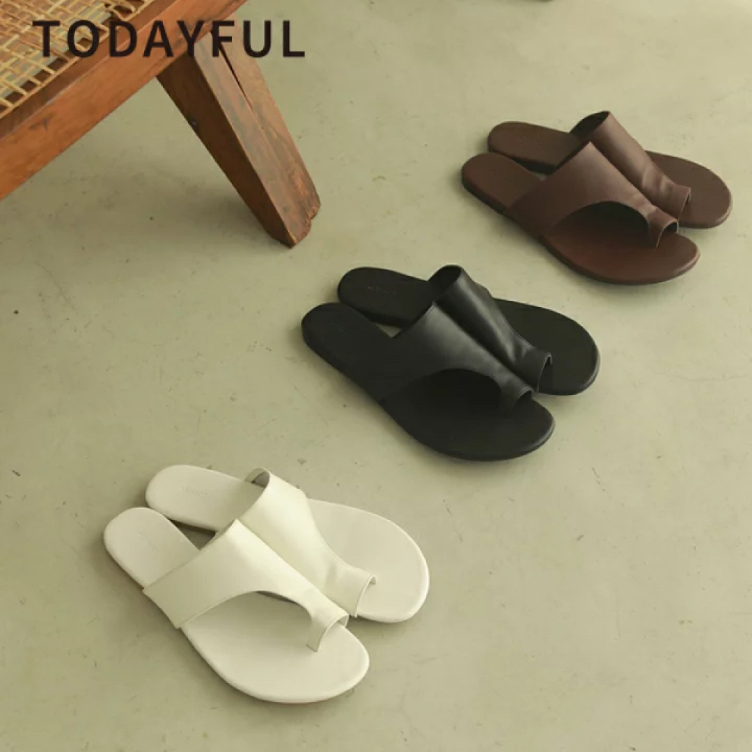 TODAYFUL(トゥデイフル)の12111047 Tong Leather Sandals todayful レディースの靴/シューズ(サンダル)の商品写真