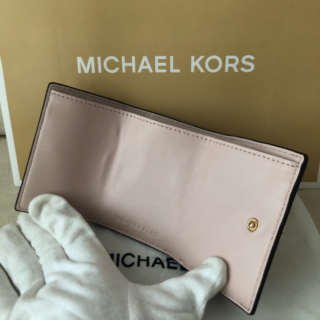 Michael Kors(マイケルコース)の新品 マイケルコース 定価28,600円 三つ折り財布 シグネチャーピンク レディースのファッション小物(財布)の商品写真