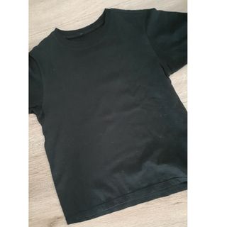 ユニクロ(UNIQLO)のユニクロ　Tシャツ　黒　140　男女兼用(Tシャツ/カットソー)