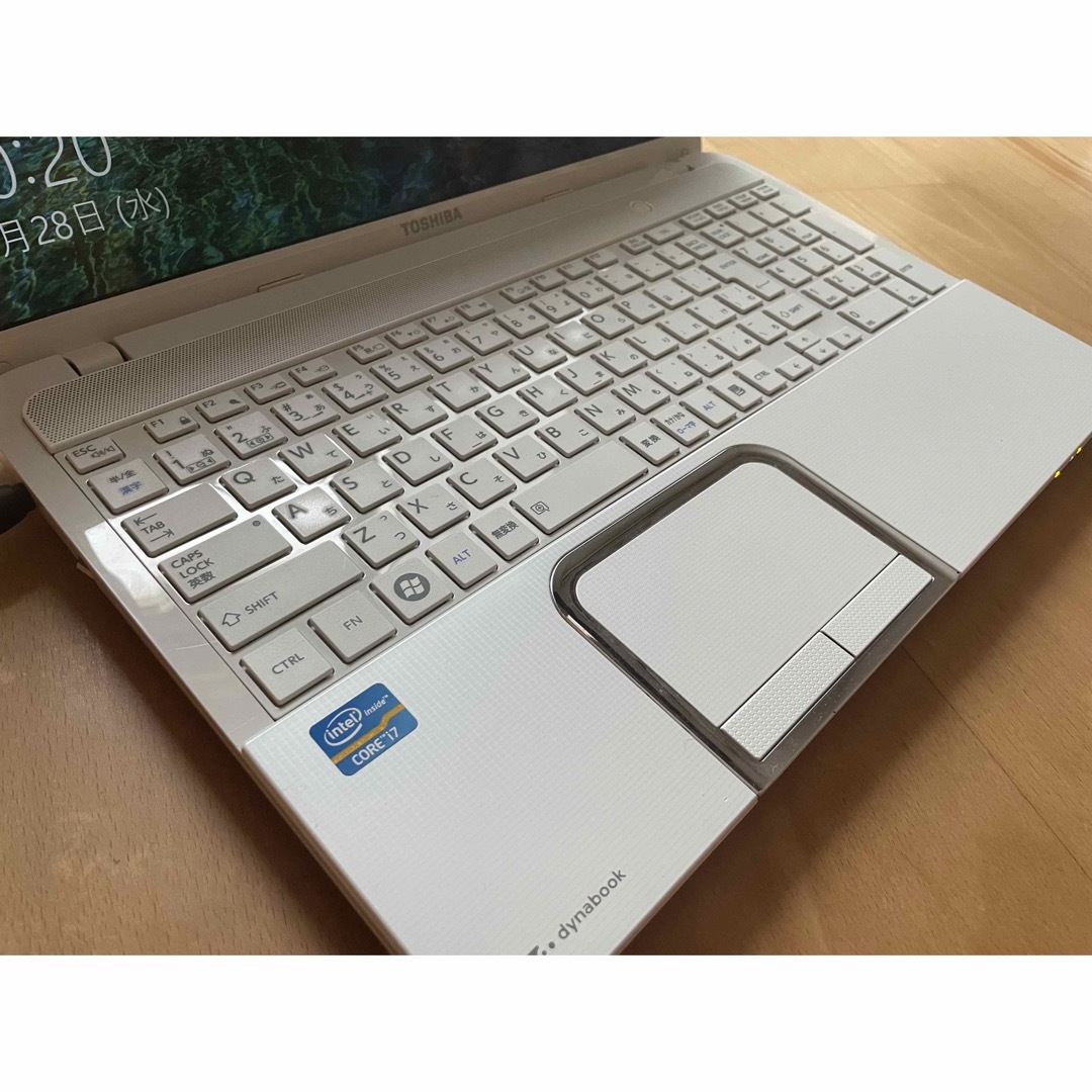 ノートパソコンTOSHIBA dynabook T552 白　ジャンク品