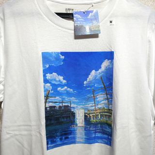 ユニクロ(UNIQLO)のユニクロ すずめの戸締まり UT Tシャツ Mサイズ 白 半袖 新海誠(Tシャツ/カットソー(半袖/袖なし))