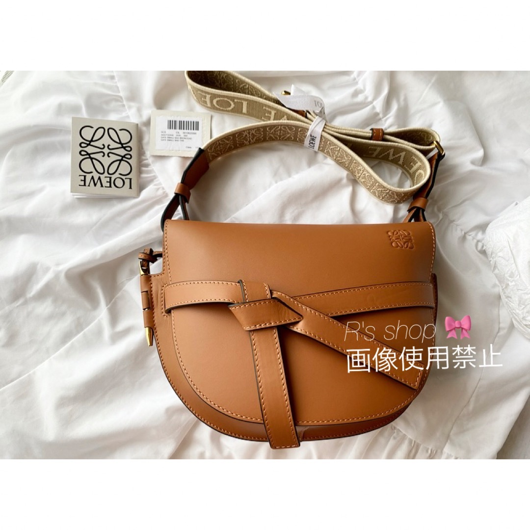 LOEWE(ロエベ)の【新品】 LOEWE ゲートバック スモール タン レディースのバッグ(ショルダーバッグ)の商品写真