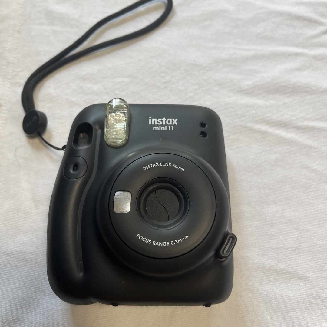 フィルムカメラinstax チェキ　シンプル黒スタイル