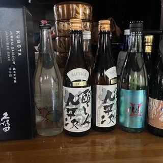 日本酒四合瓶セット　醸し人九平次幻舞楽器サラカブトムシなど