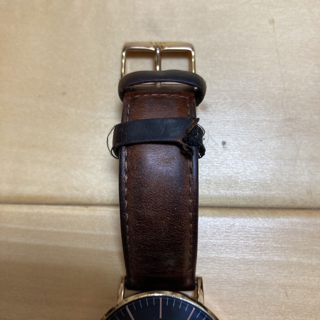 Daniel Wellington(ダニエルウェリントン)のダニエルウェリントン　メンズウォッチ時計　36mm ブラッククラシックE36R1 メンズの時計(腕時計(アナログ))の商品写真