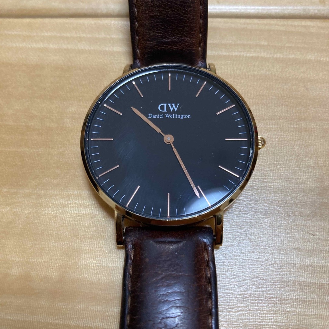 Daniel Wellington(ダニエルウェリントン)のダニエルウェリントン　メンズウォッチ時計　36mm ブラッククラシックE36R1 メンズの時計(腕時計(アナログ))の商品写真