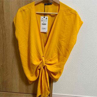 ザラ(ZARA)のZARA トップス　イエロー(カットソー(半袖/袖なし))