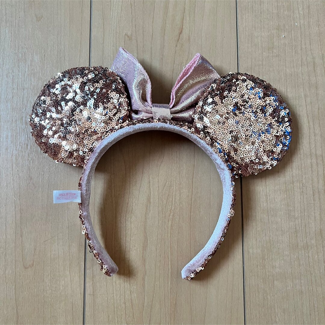 Disney(ディズニー)のディズニー　ミニーカチューシャ レディースのヘアアクセサリー(カチューシャ)の商品写真