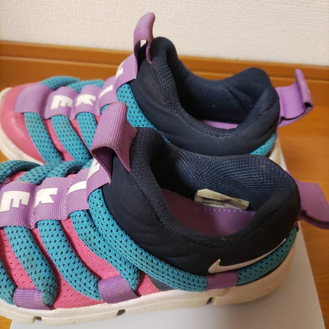 NIKE(ナイキ)のNIKEノーヴィスNOVICE PSノービス17cm紫ピンクAQ9661-403 キッズ/ベビー/マタニティのキッズ靴/シューズ(15cm~)(スニーカー)の商品写真