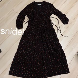 スナイデル(SNIDEL)のsnidel ロングワンピース 汚れなし 花柄 量産(ロングワンピース/マキシワンピース)