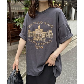 ディスコート(Discoat)のモチーフ刺繍ロゴTシャツ(Tシャツ(半袖/袖なし))
