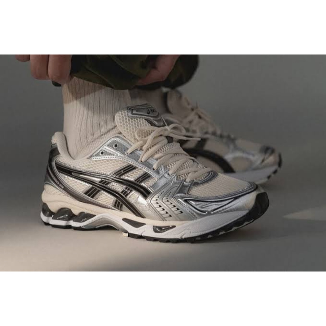 新品未使用 GEL KAYANO 14 CREAM/BLACK 24cm 02