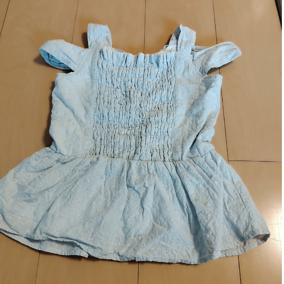 オフショルダーのカットソー　120 キッズ/ベビー/マタニティのキッズ服女の子用(90cm~)(Tシャツ/カットソー)の商品写真