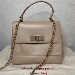 サルヴァトーレフェラガモ(Salvatore Ferragamo)の【極美品】フェラガモ ヴァラリボン バッグ CARRIE トップハンドル(ハンドバッグ)