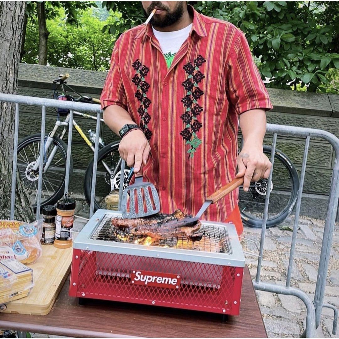 Supreme/Coleman Charcoal grill プラスオマケ