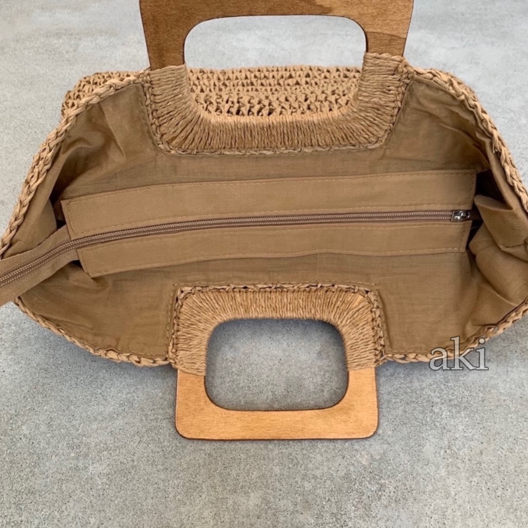 ウッド ハンドル ストロー バッグ ブラウン シンプル ナチュラル カジュアル レディースのバッグ(かごバッグ/ストローバッグ)の商品写真