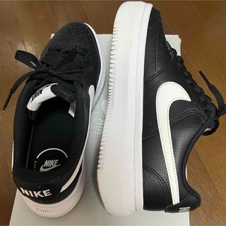 新品24.5ナイキNIKEレディーススニーカーコートビジョンアルタ厚底スニーカー