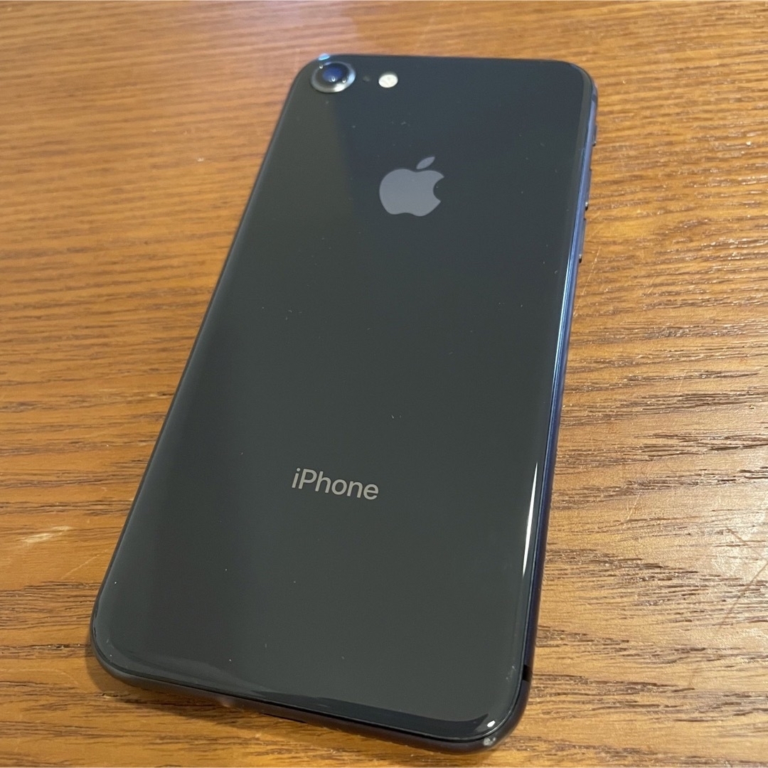 iPhone 8 64GB スペースグレイ au バッテリー100%