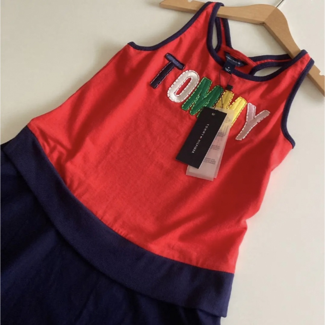 TOMMY HILFIGER(トミーヒルフィガー)の新品！トミーヒルフィガー ドッキング　ワンピース ロゴ　フレア　130 春　夏 キッズ/ベビー/マタニティのキッズ服女の子用(90cm~)(ワンピース)の商品写真