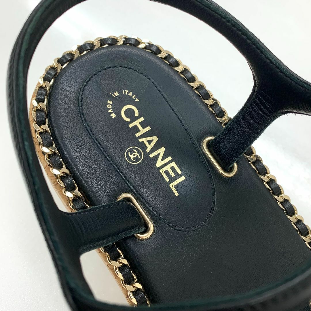 CHANEL(シャネル)の4822 シャネル ココマーク チェーン レザー コルク サンダル ブラック レディースの靴/シューズ(サンダル)の商品写真