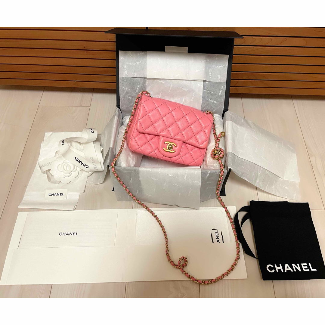 CHANEL(シャネル)のマギー様専用　レア⭐︎CHANELミニマトラッセ ccボール レディースのバッグ(ショルダーバッグ)の商品写真
