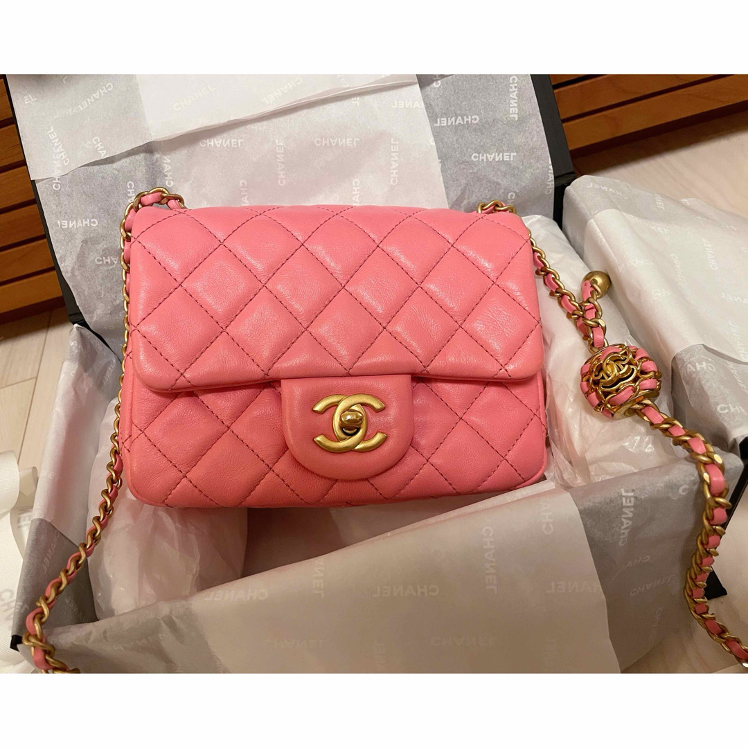 CHANEL(シャネル)のマギー様専用　レア⭐︎CHANELミニマトラッセ ccボール レディースのバッグ(ショルダーバッグ)の商品写真