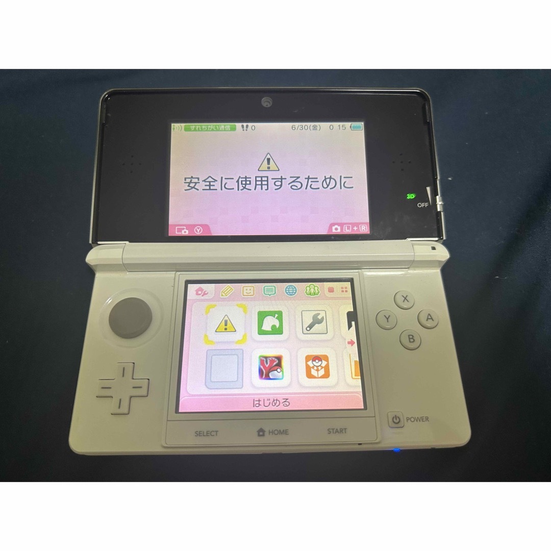 Nintendo 3DS 　操作不良なし　SDカード付き　充電器ありのサムネイル