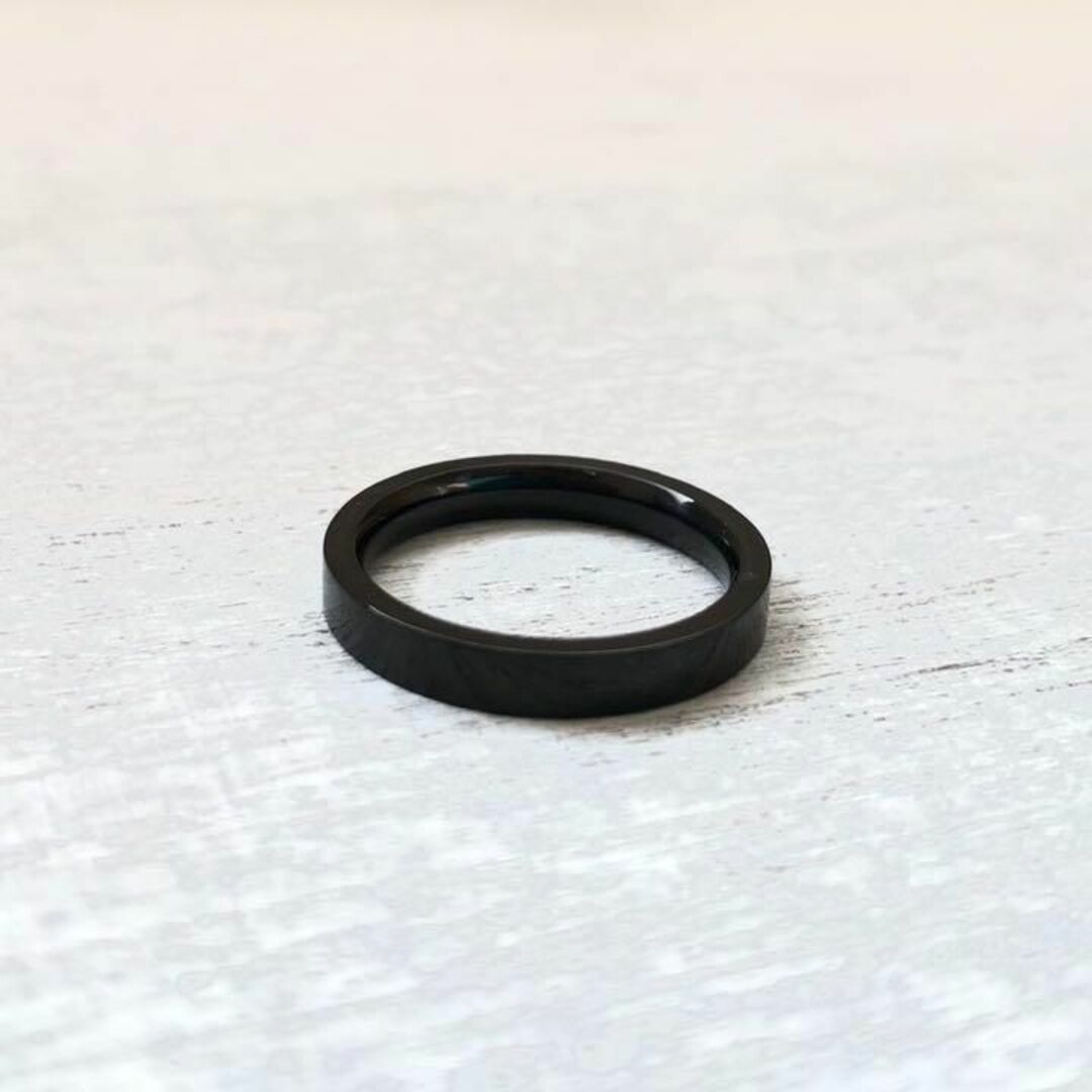 アレルギー対応！ステンレス製3mm平打ちブラックリング　指輪 メンズのアクセサリー(リング(指輪))の商品写真