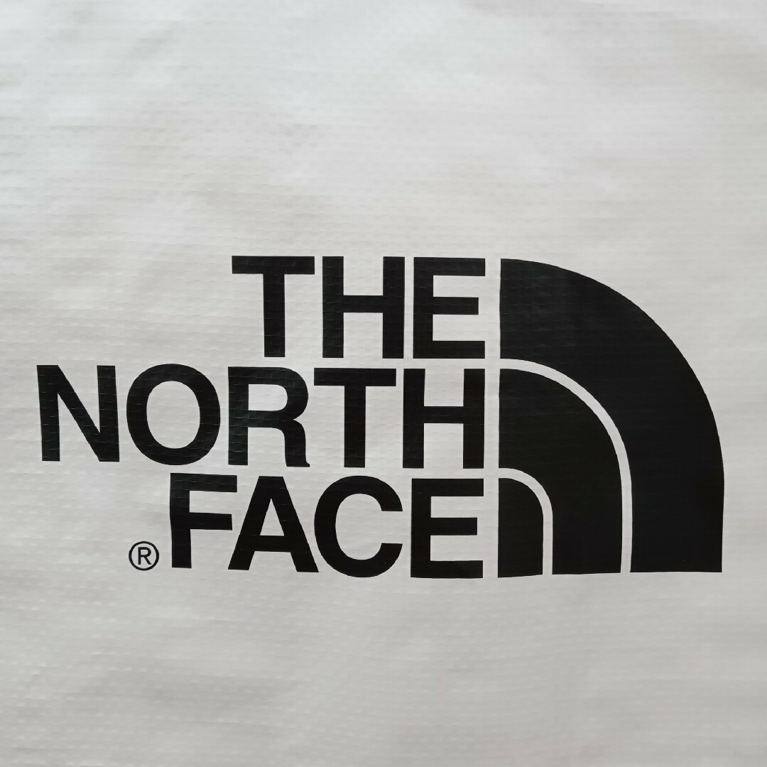 THE NORTH FACE(ザノースフェイス)の新品大容量■ノースフェイス エコバッグ／トートバッグ／レジャーバッグ／防水素材 レディースのバッグ(トートバッグ)の商品写真