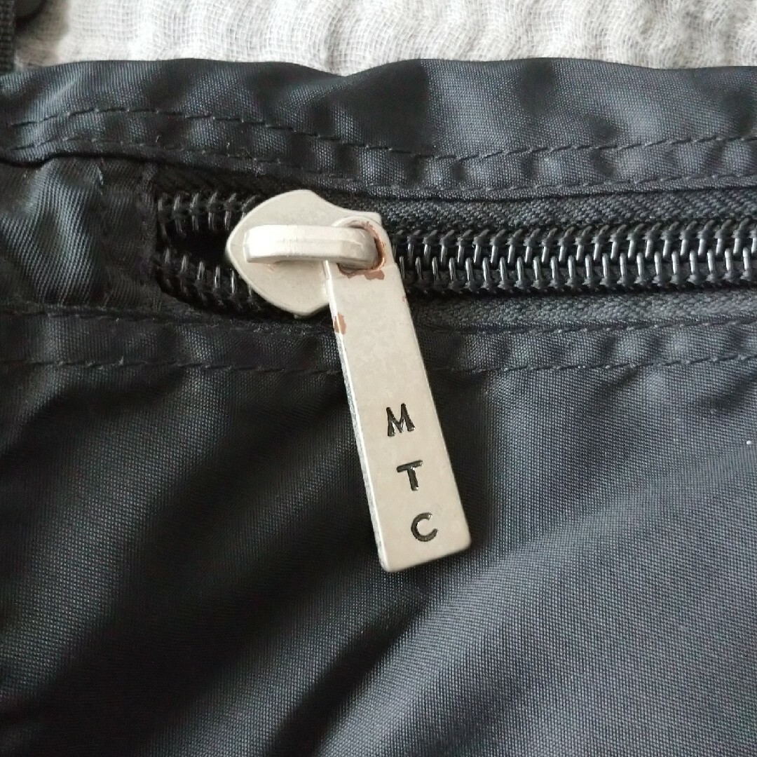 A4収納可ナイロン ビッグショルダーバッグ/黒 メンズのバッグ(ショルダーバッグ)の商品写真