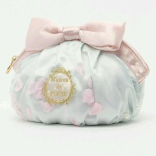 メゾンドフルール(Maison de FLEUR)の完売品♥新品✨ペタル＆パールリボンポーチ♥メゾンドフルール✨✨(ポーチ)