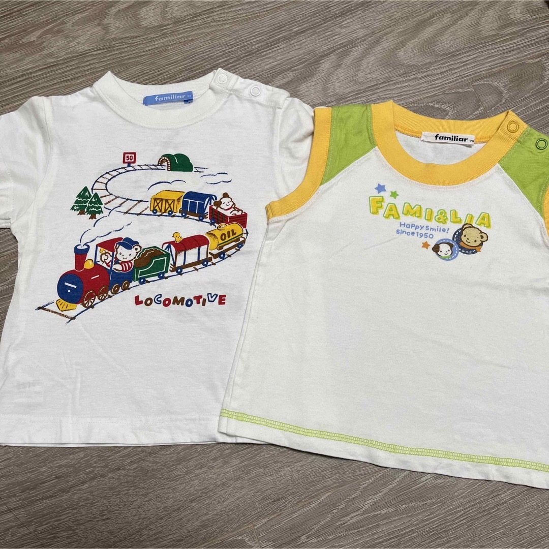 familiar(ファミリア)の美品　ファミリア  90 おはなしTシャツ　タンクトップ　2枚セット　まとめ売り キッズ/ベビー/マタニティのキッズ服男の子用(90cm~)(Tシャツ/カットソー)の商品写真