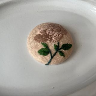 刺繍ブローチ　38㎜(コサージュ/ブローチ)