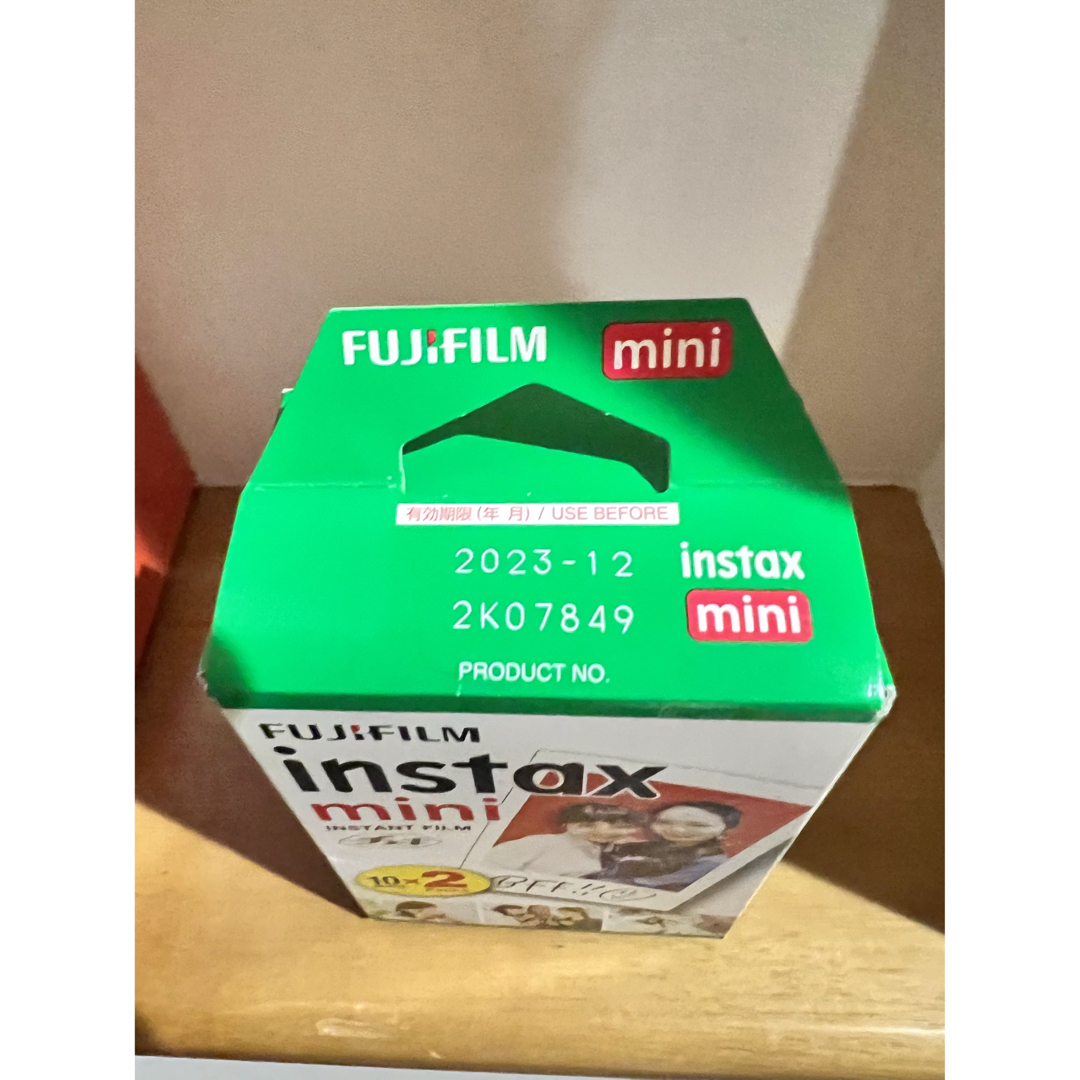 （訳アリ）FUJI FILM INSTAX MINI 11  フィルム付き スマホ/家電/カメラのカメラ(フィルムカメラ)の商品写真