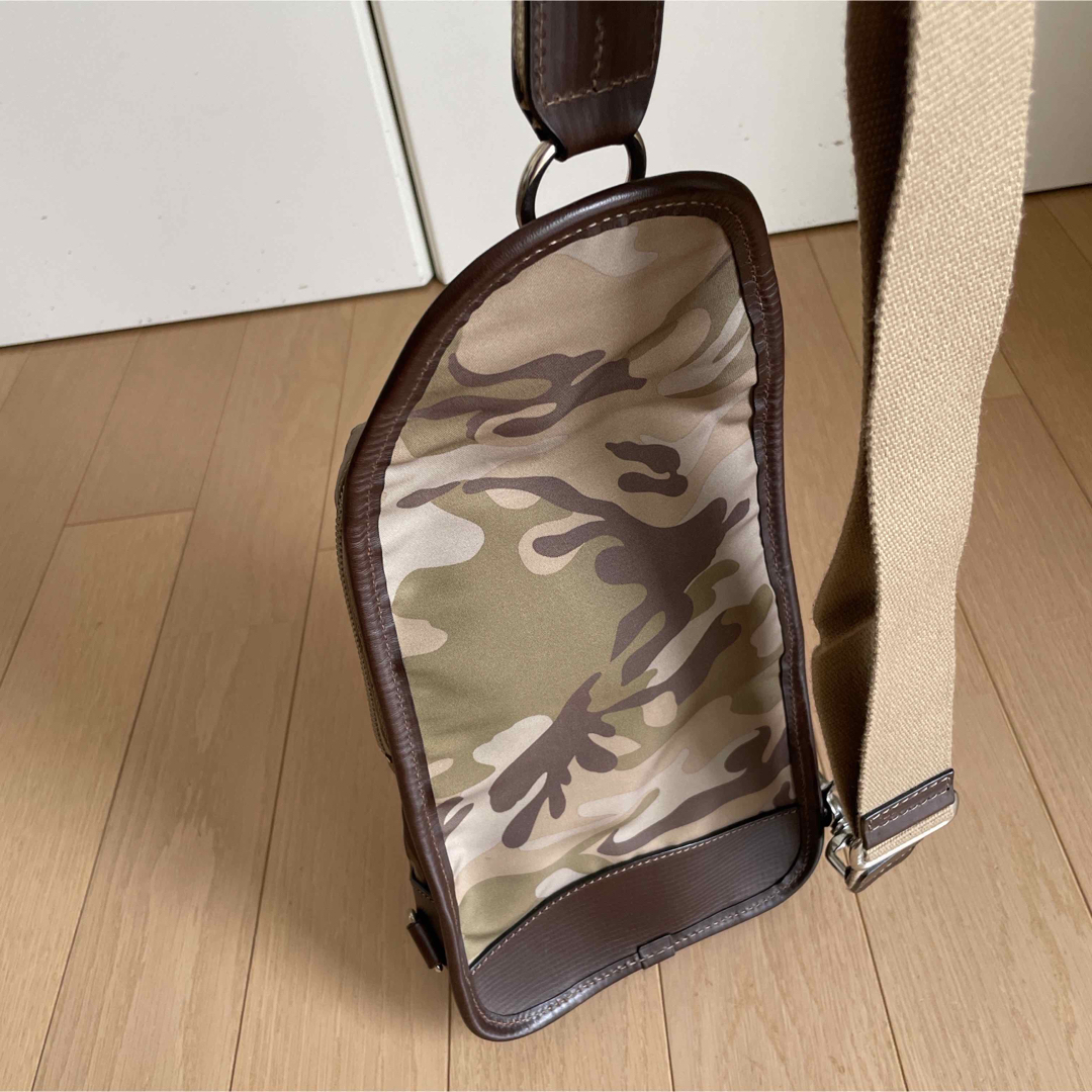 Daniel & Bob(ダニエルアンドボブ)のダニエル＆ボブPIPPO MIMETEK CAMO 中古ボディバッグカモ柄 メンズのバッグ(ボディーバッグ)の商品写真