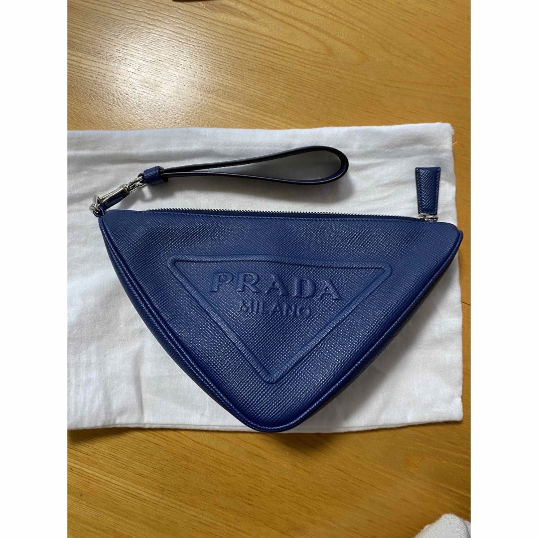 クラッチPRADA トライアングル　レザー　ポーチ