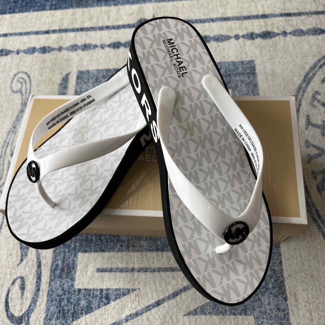 Michael Kors(マイケルコース)のMICHAL KORS☆サンダル レディースの靴/シューズ(ビーチサンダル)の商品写真