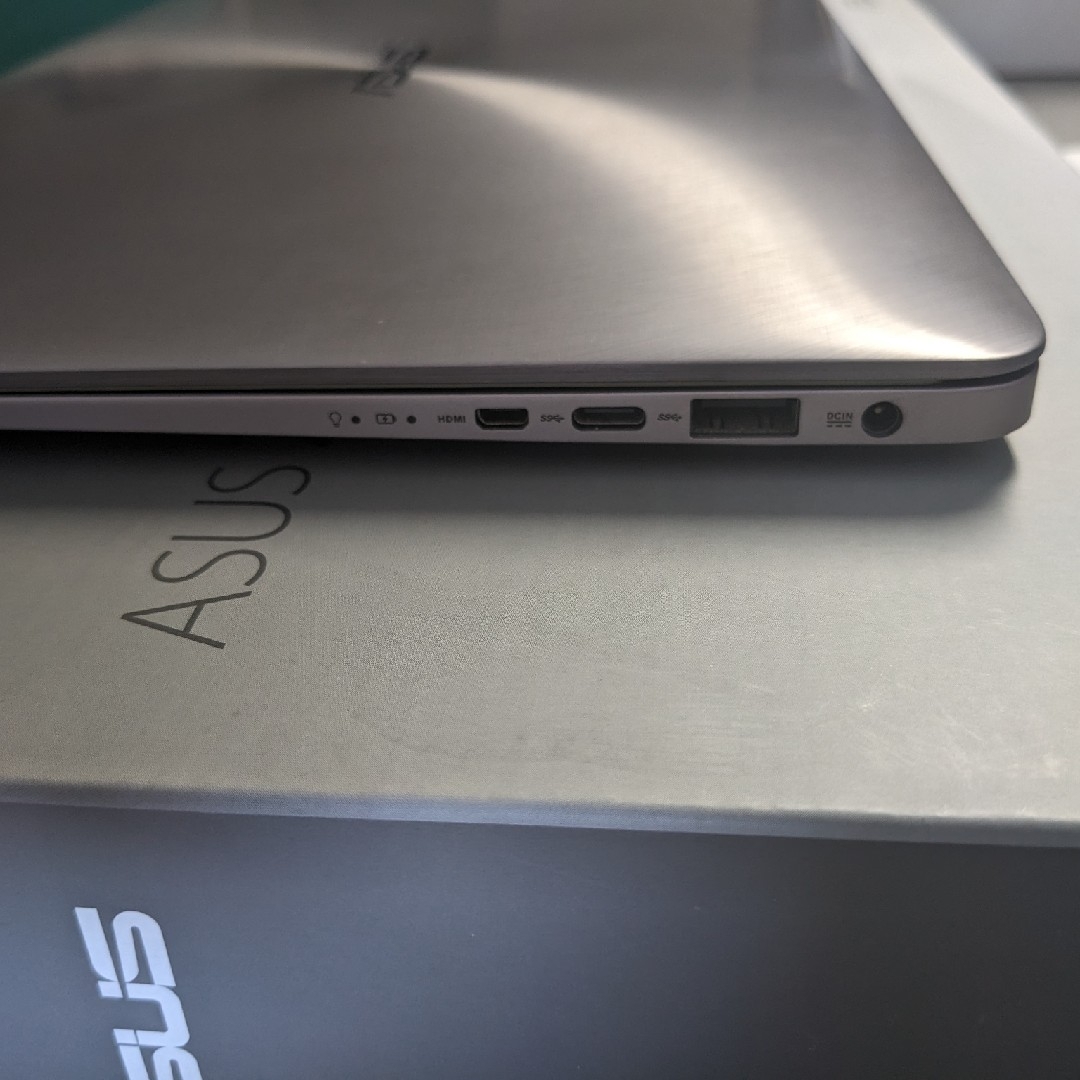 良好品】 asus ZenBook UX330U corei5 7世代 aaramrodrigues.com.br