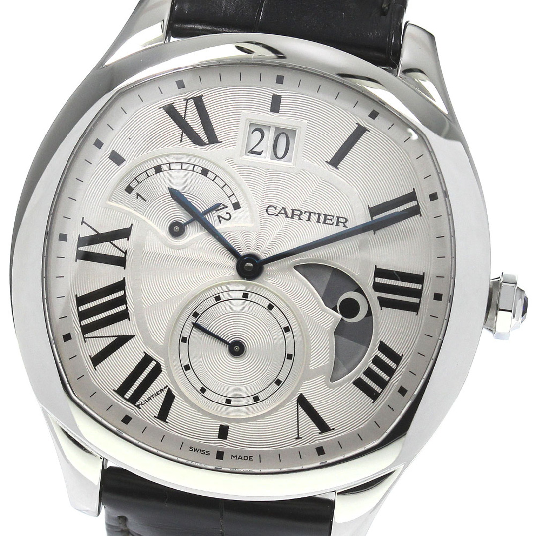 Cartier(カルティエ)のカルティエ CARTIER WSNM0005 ドライブ ドゥ カルティエ ラージデイト セカンドタイムゾーン デイ/ナイト 自動巻き メンズ 美品 _757045 メンズの時計(腕時計(アナログ))の商品写真